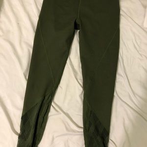 Fabletics-Demi Lovato leggings